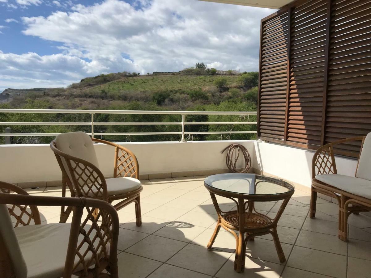 Meuble Homard Avec Jacuzzi Et Vue Mer Saint-Gilles-les Bains Bagian luar foto